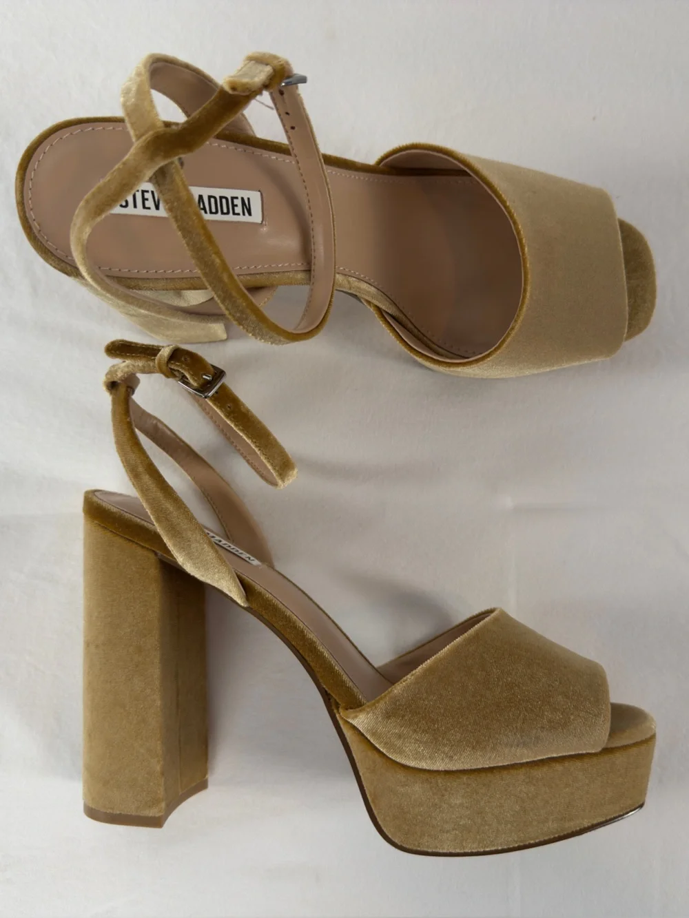 Steve Madden Lourdes Velvet Platform Sandals in Gold Size‎ 9.5
